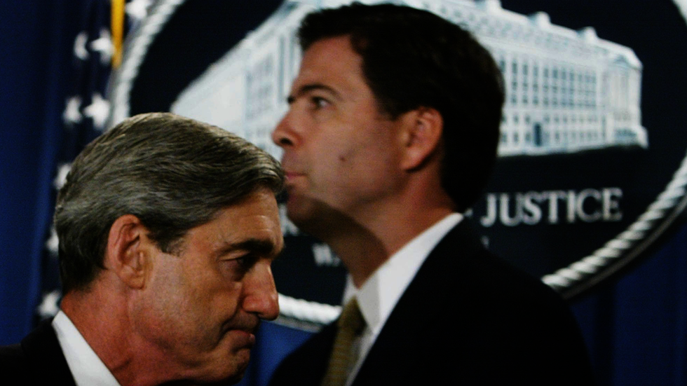 Former FBI agent lays out why Mueller needs to recuse himself as special counsel