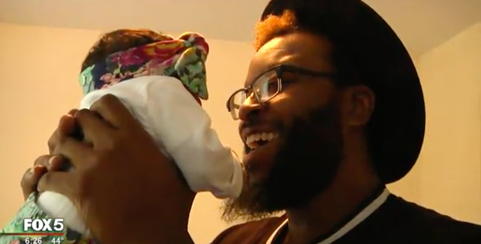 Disabled veteran helps fianceé deliver baby on sidewalk while trying to get to the car
