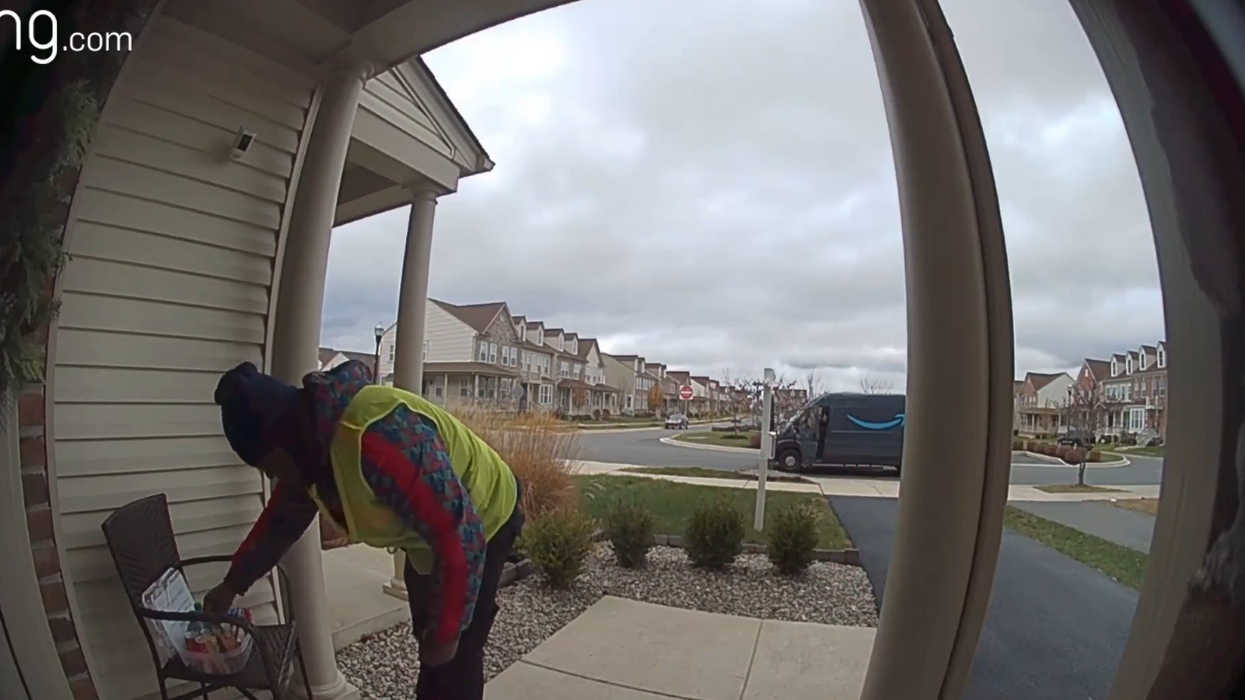 Video: Amazon delivery driver shouts with joy and starts doing his happy dance after finding free snacks and a heartfelt message on the doorstep