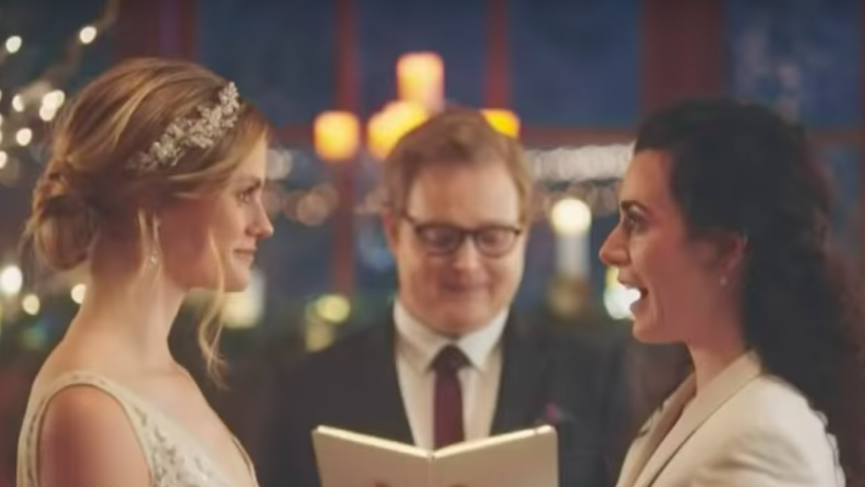 Hallmark CEO apologizes for pulling ads showing lesbian couple; network will run ad after criticism