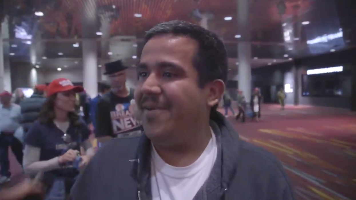 Video of Hispanic former Dem attending first Trump rally goes viral: 'Build that wall!'