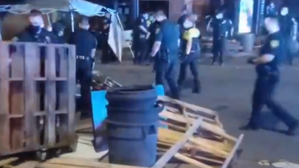 Asheville attempt at autonomous zone fails miserably, video shows police quickly dismantle barricade