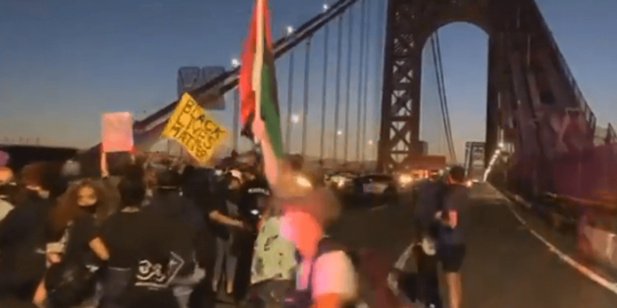Civil Rights Protest Bridge Black Lives Matter blocks George Washington Bridge traffic | Blaze Media