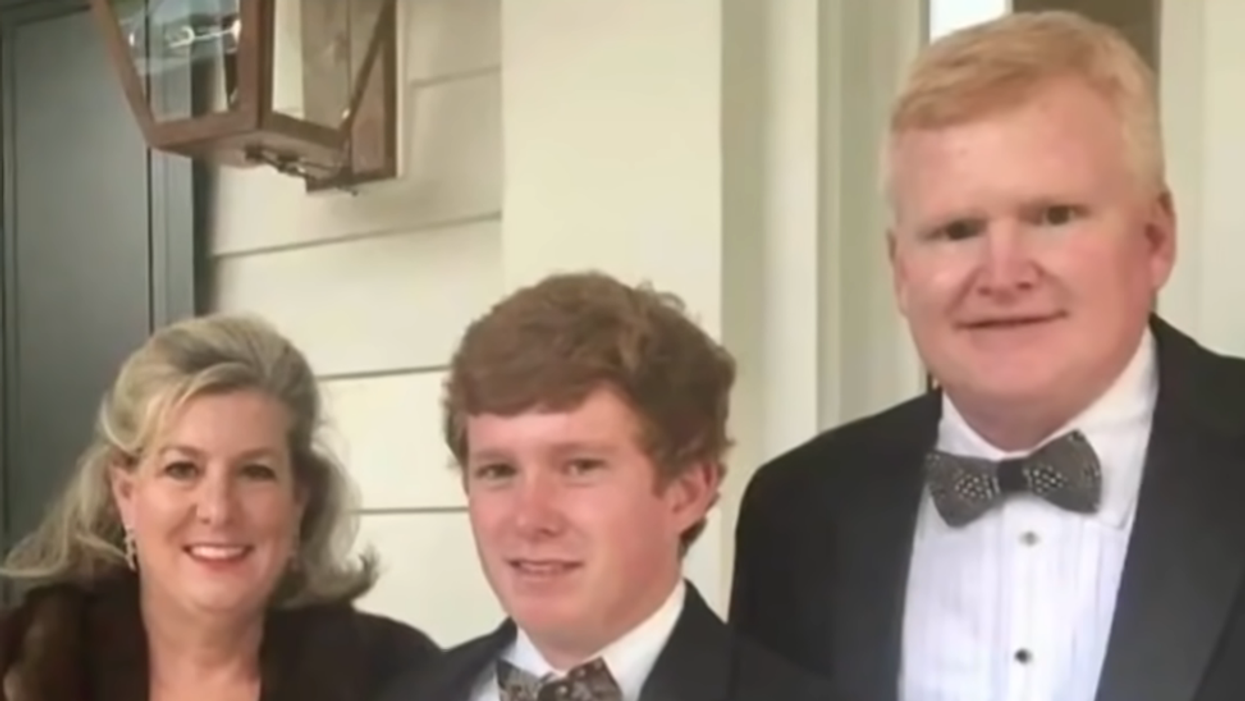 Prominent SC lawyer Alex Murdaugh admits he tried to stage his own death, but denies involvement in his wife and son's unsolved murders
