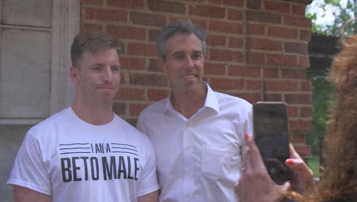 Anti-2A Beto  looks dumb in photo with undercover reporter sporting his 'I'm a Beto Male' T-shirt