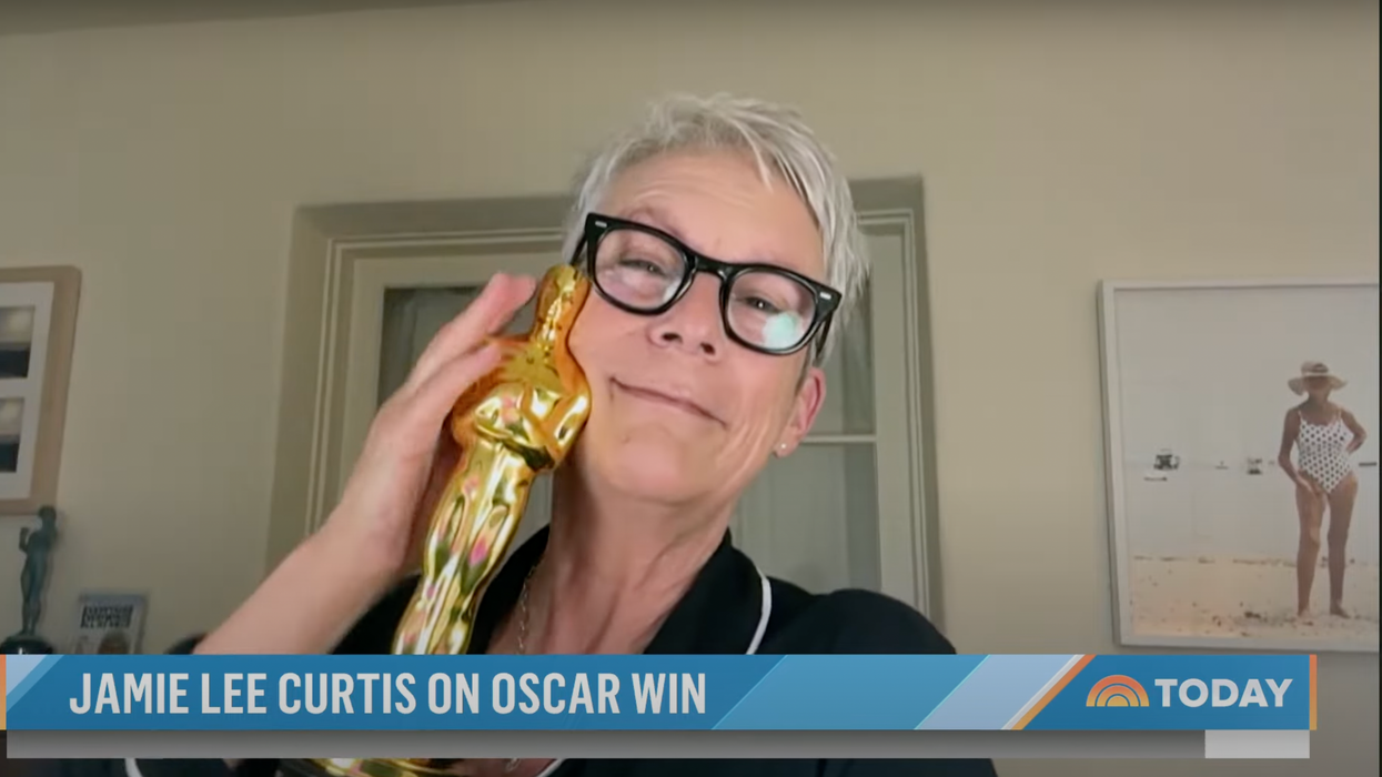 Video: Jamie Lee Curtis uses plural pronouns to refer to her Oscar trophy