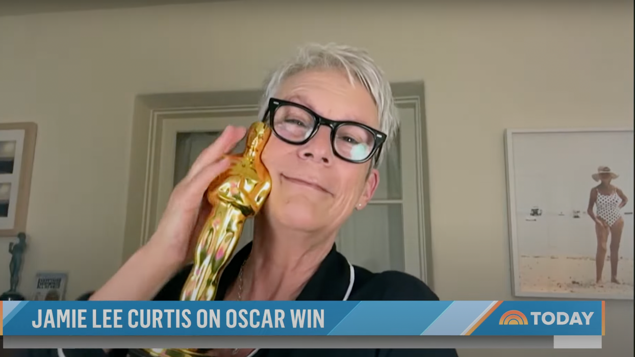 Video: Jamie Lee Curtis uses plural pronouns to refer to her Oscar trophy