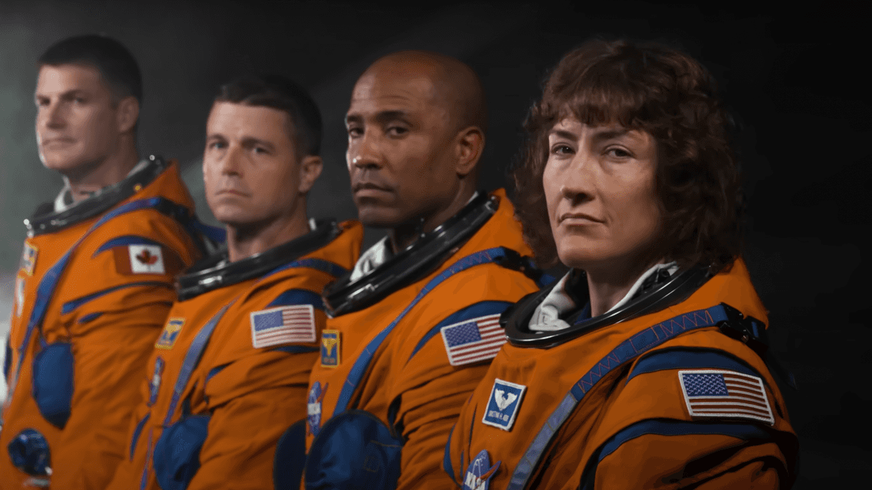 3 Americans and 1 Canadian to man first crewed mission near moon in more than 50 years