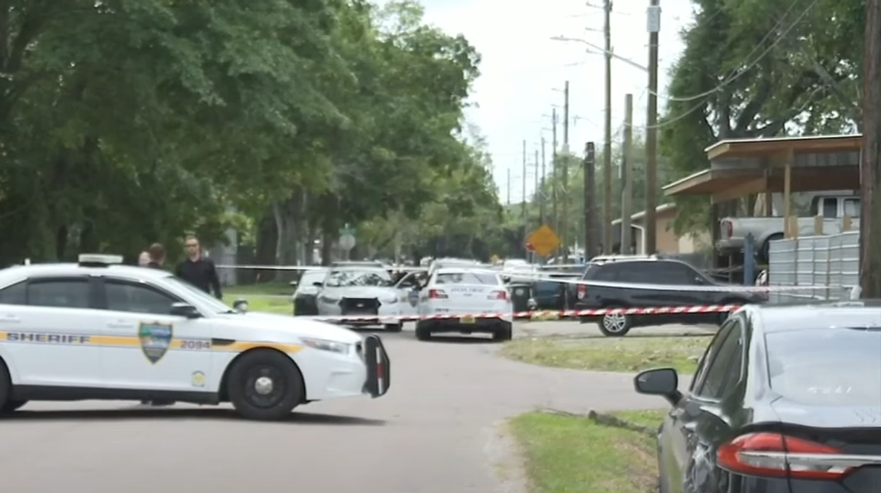Florida man robs auto repair shop, carjacks getaway vehicle only to find out car doesn't work, owner shoots thief as he fled on foot