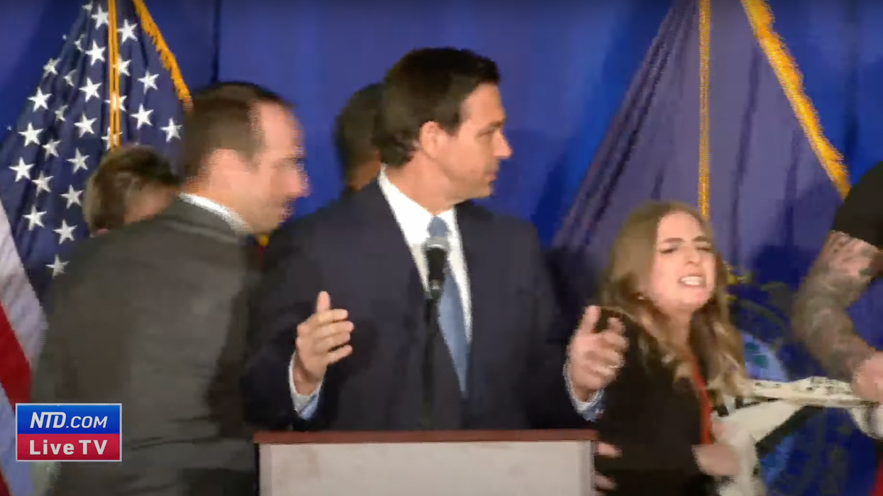 DeSantis speech briefly disrupted by protesters in New Hampshire