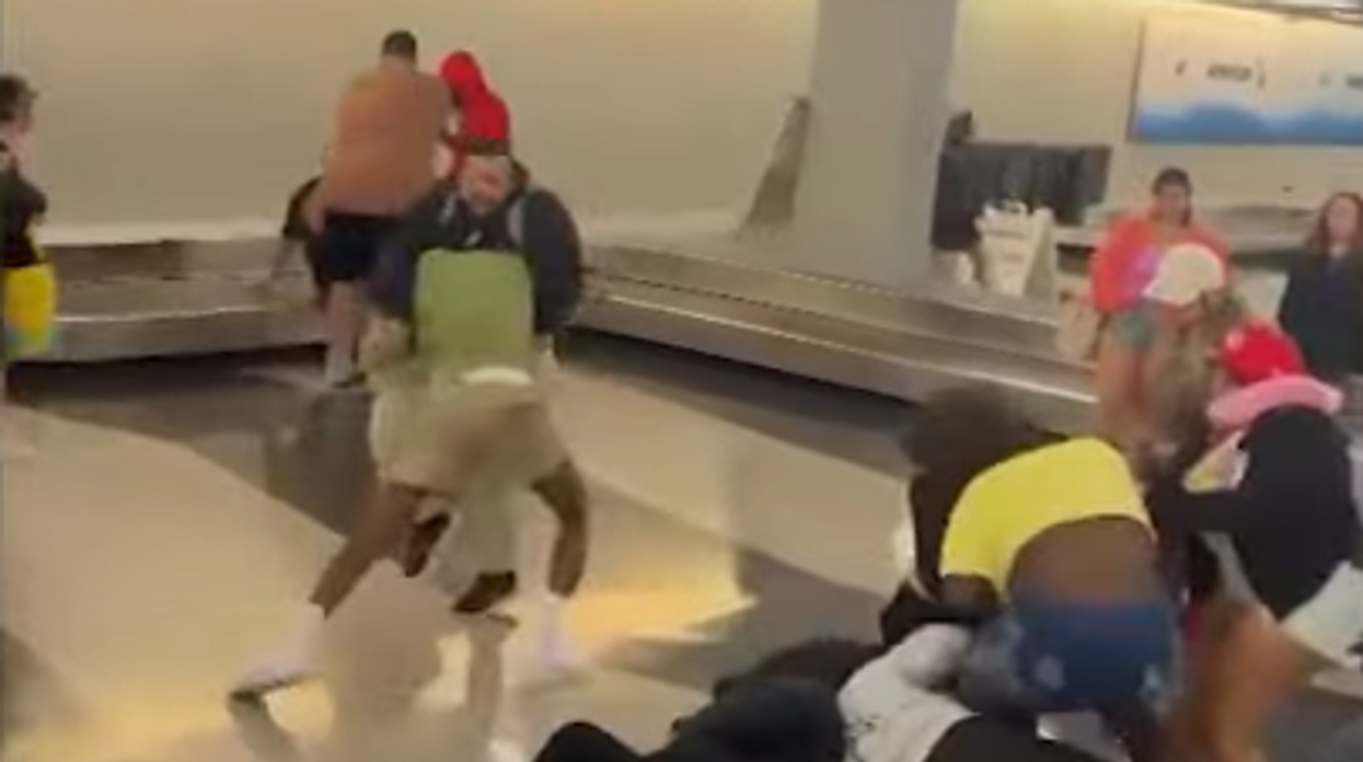 Video shows huge brawl erupt at Chicago's O'Hare Airport, arrests made
