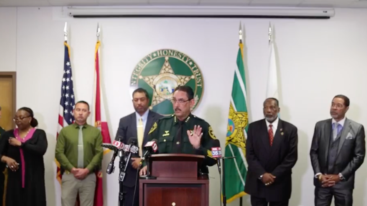 Florida mom fatally shot in front of her child amid longstanding 'neighborhood feud'