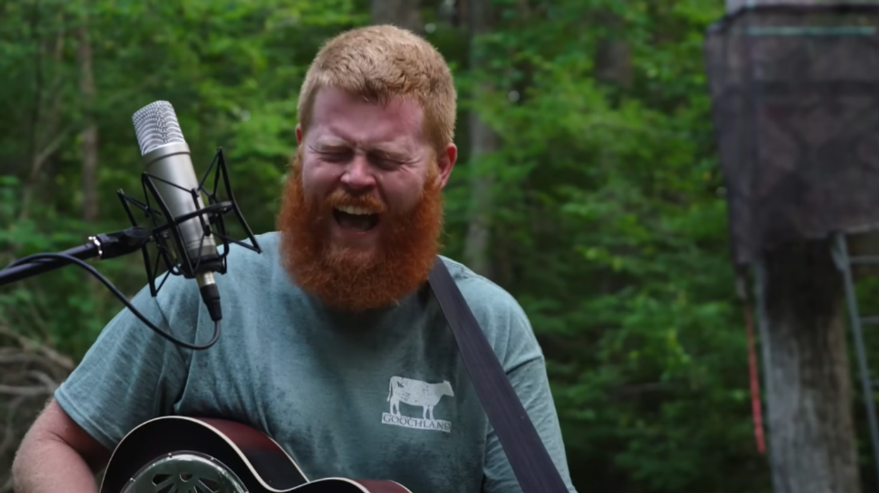 Oliver Anthony soars to #1 on iTunes with blue-collar anthem; Rolling Stone tries to trivialize viral sensation as a right-wing 'screed' with 'Reagan-era talking points'