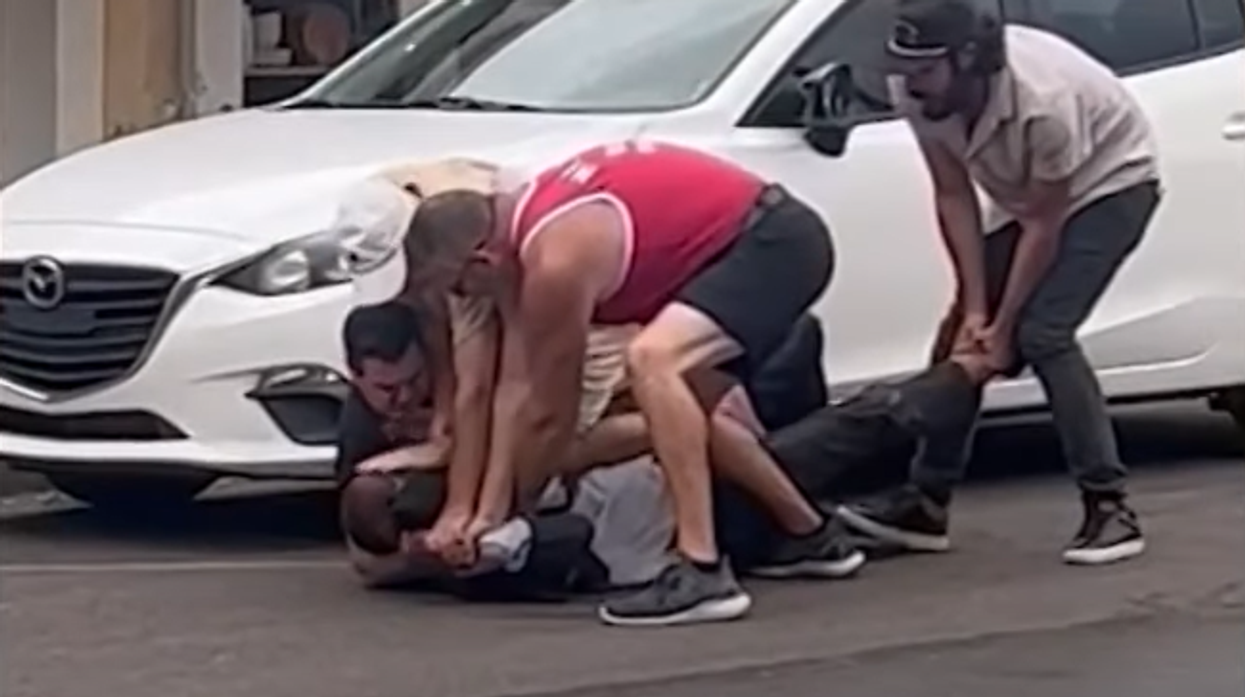 Video: Arizona thief thought he pulled off jewelry heist until plucky patrons pin perp to the pavement