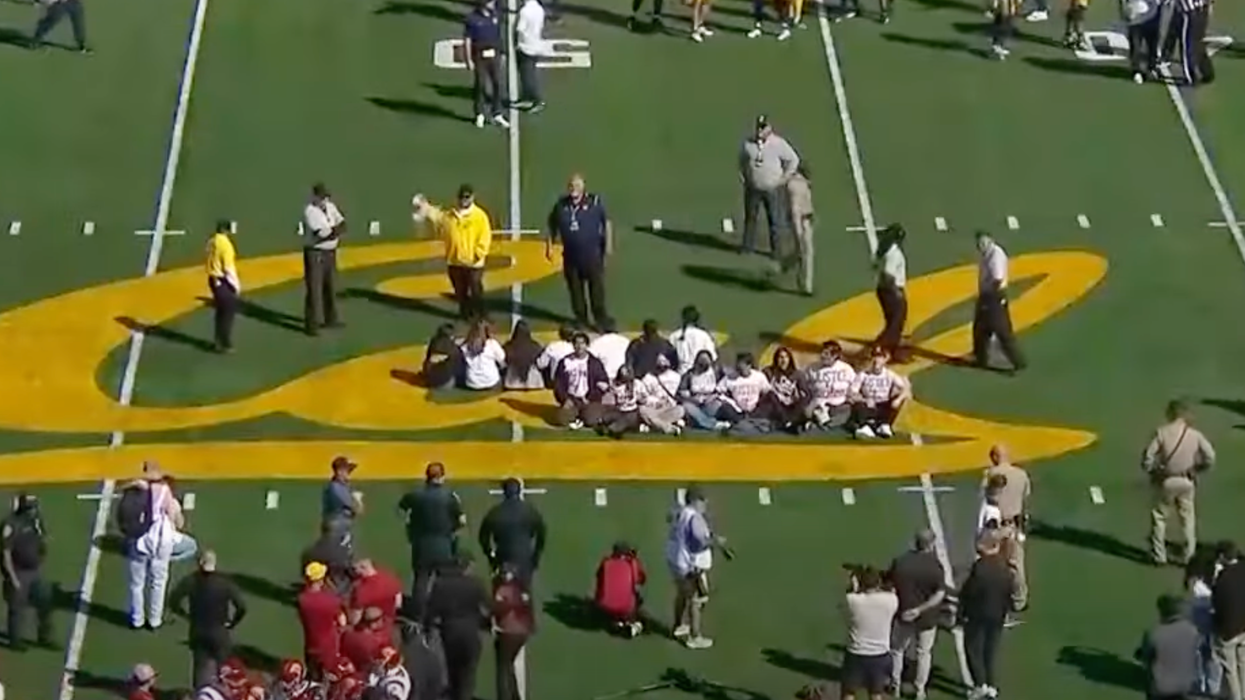 California Football Game Delayed After UC Berkeley Students Protest california-football-game-delayed-after-uc-berkeley-students-protest