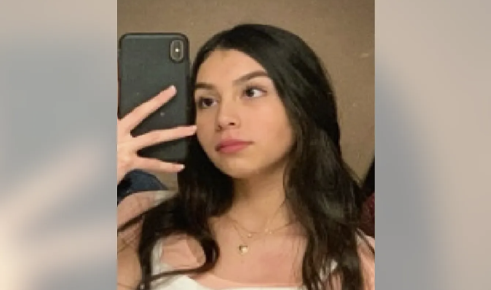 Texas teen‚ who went missing‚ charged with murder of man she met online while her boyfriend may have fled to Mexico