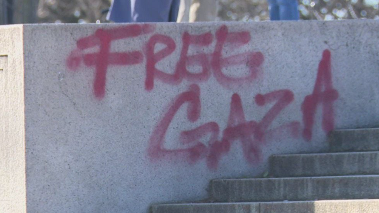 Lincoln Memorial vandalized with pro-Palestine graffiti and red paint