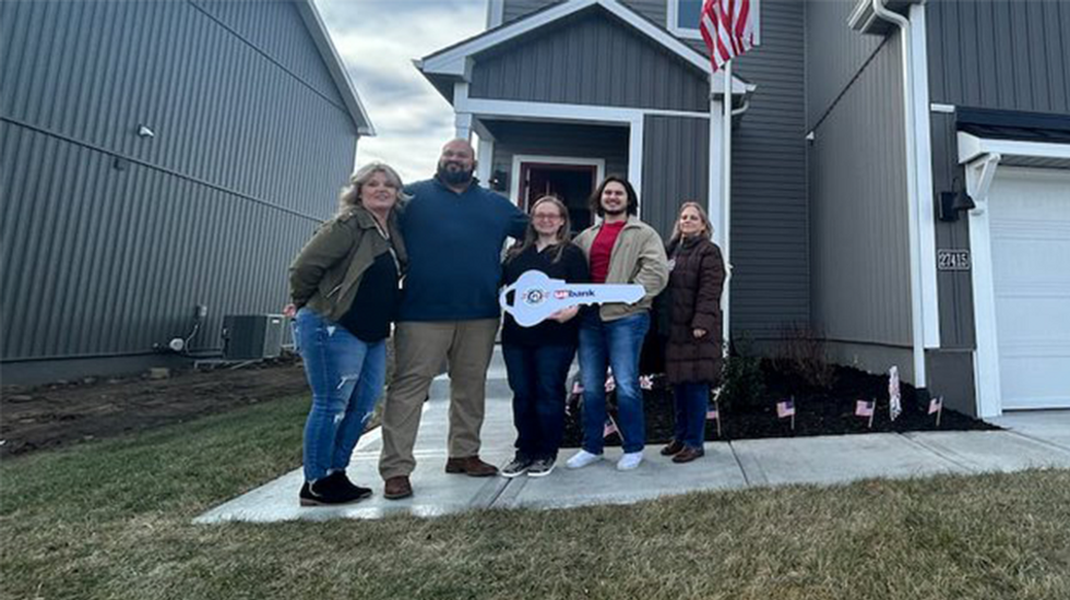 Injured Army veteran who enlisted after 9/11 receives new‚ mortgage-free home