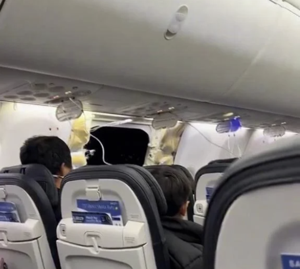 Plane makes emergency landing after section blew out mid-flight‚ Alaska Airlines grounds entire Boeing 737 Max fleet