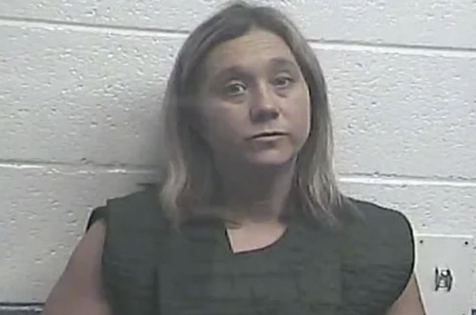 Former teacher's aide admitted to having sex with multiple underage boys‚ bribing minor with alcohol and oral sexâ€‹