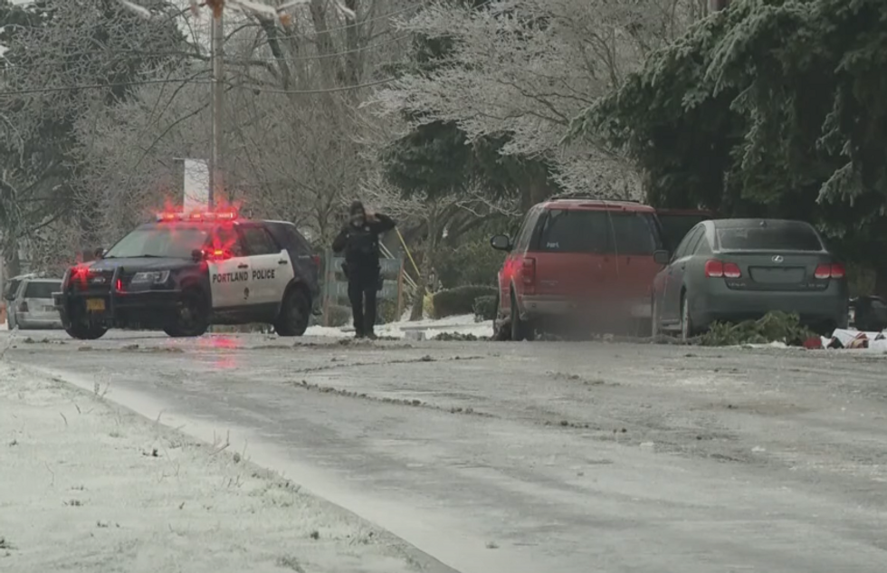 Father witnesses children electrocuted to death as power line falls on car‚ baby survives freak accident: 'It just hurts'