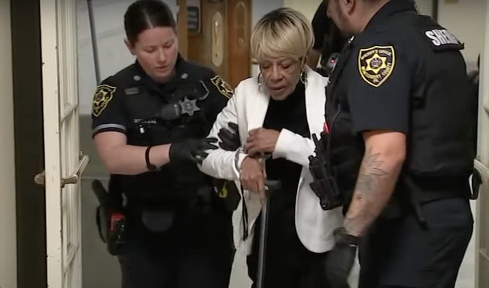 Mom‚ 70‚ used 16-inch blade hidden in walking cane to fatally stab man fighting her adult son near bar; jury calls it murder