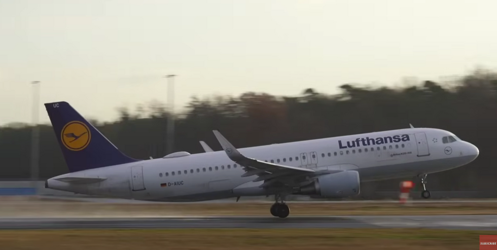 'Absolute horror': A 63-year-old man loses 'liters of blood' from mouth and nose before dying aboard Lufthansa flight