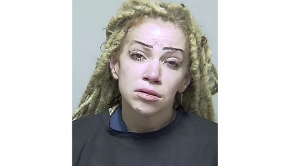 Florida woman allegedly tried to sell baby daughter for $500 outside an H&;R Block‚ then abandoned infant