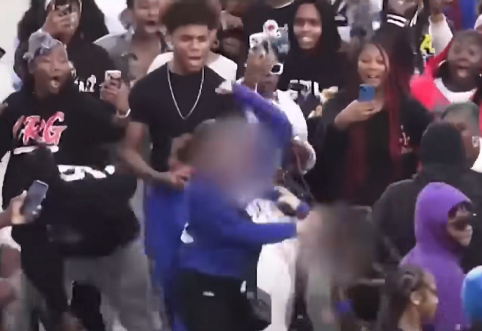 Long Beach outlets forced to close early after flash mob of 200 juveniles gather at mall‚ brawl erupts‚ teen is shot