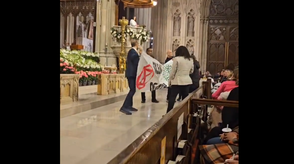 'Free Palestine!': Pro-Palestinian protesters crash Easter Mass at St. Patrick's Cathedral