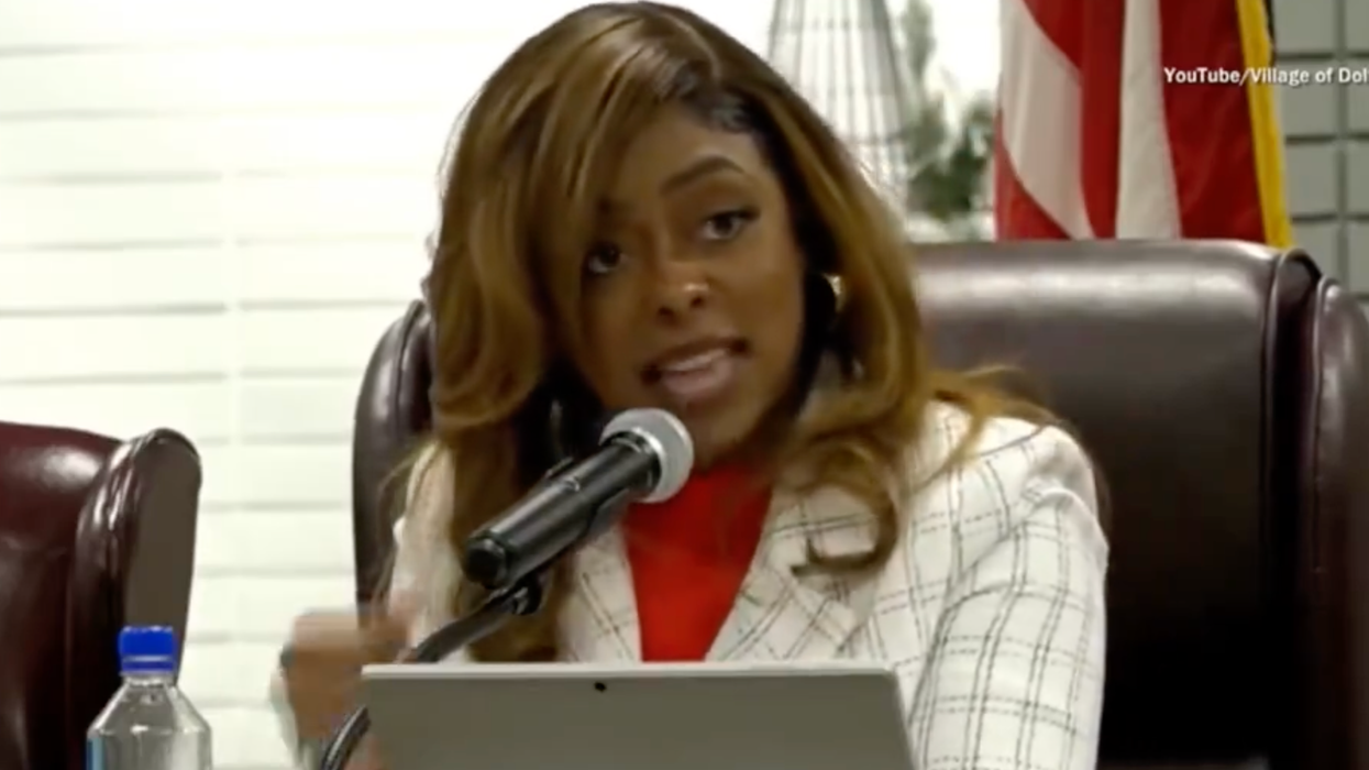 FBI agents serve subpoenas in the Chicago suburb where scandal-ridden Mayor Tiffany Henyard is in charge