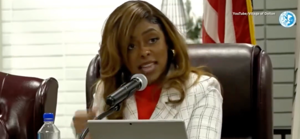 FBI agents serve subpoenas in the Chicago suburb where scandal-ridden Mayor Tiffany Henyard is in charge