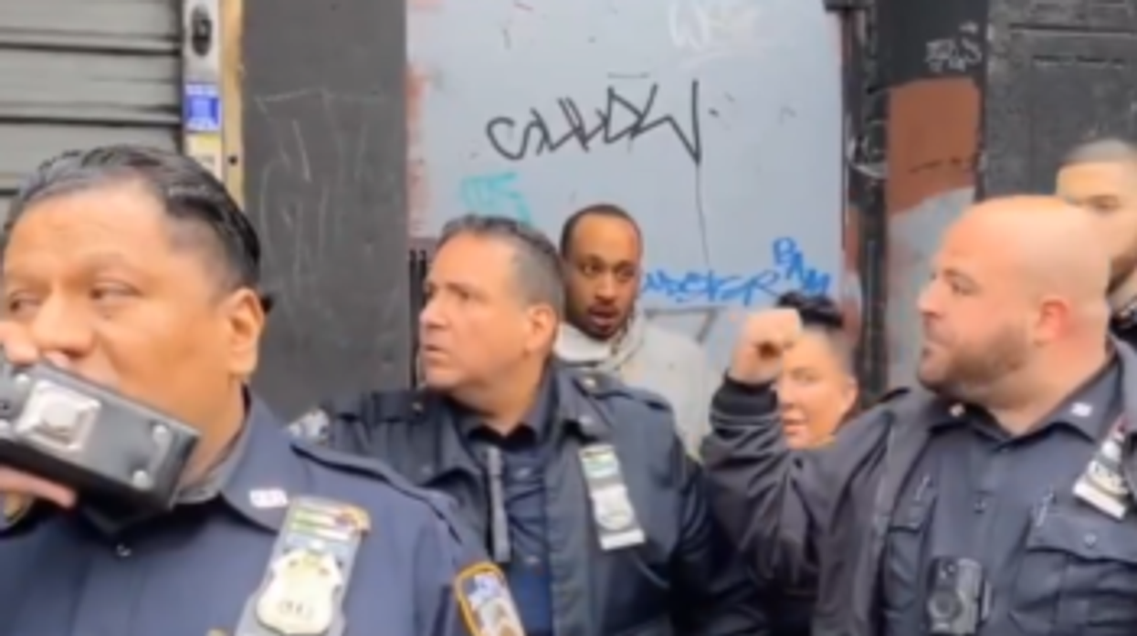 Video: Suspect accused of slashing 11-year-old girl needs NYPD officers to protect him from angry mob