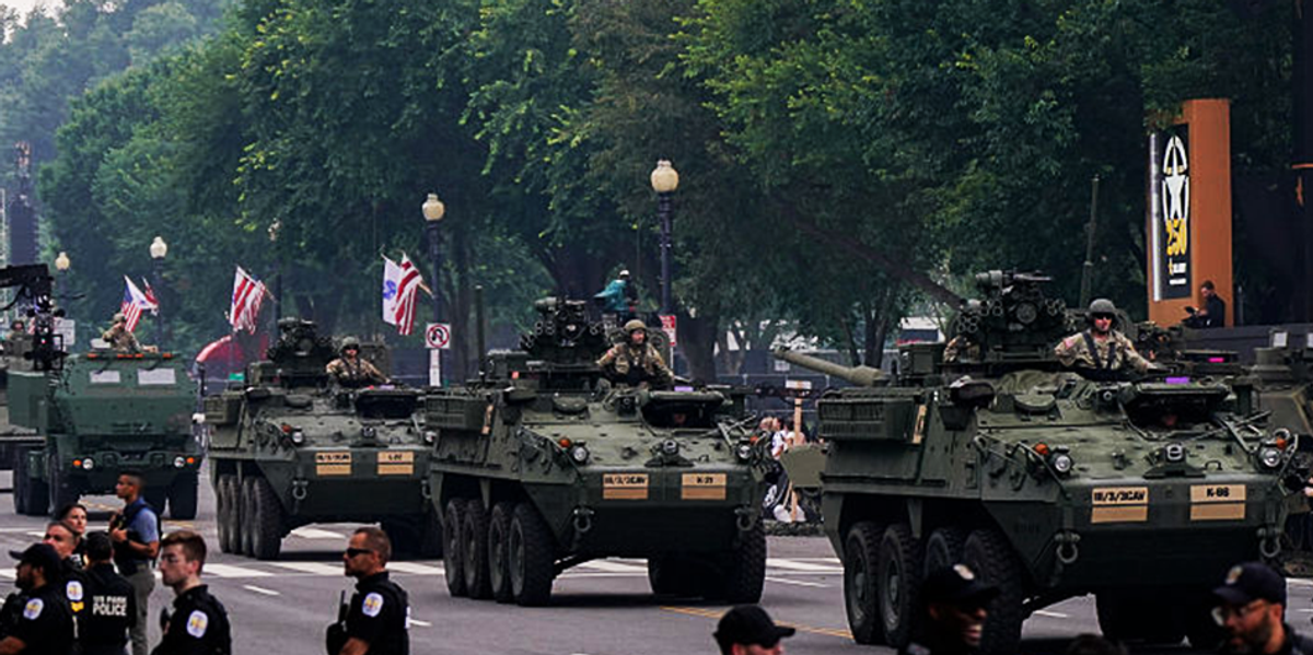 Patriots celebrate Army parade as Dems seethe in protest Patriots celebrate Army parade as Dems seethe in protest