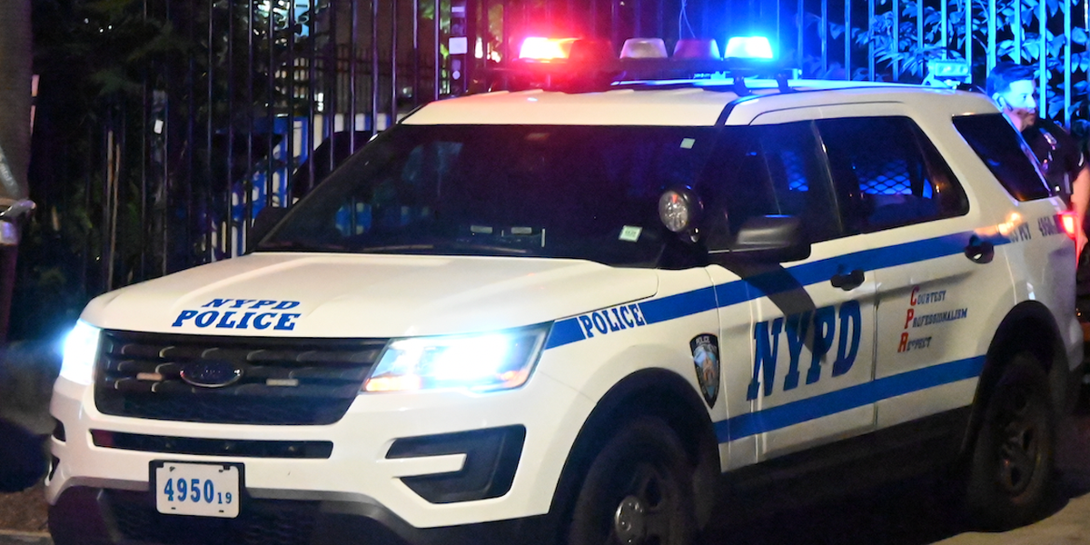 Parents fail to prevent thug from grabbing, walking off with their little boy — but succeed in taking perp down Parents fail to prevent thug from grabbing, walking off with their little boy — but succeed in taking perp down
