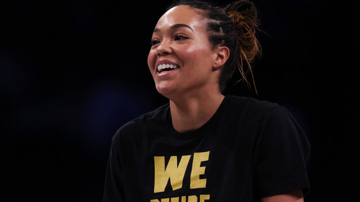 In honor of George Floyd, WNBA player gets on microphone and lectures entire crowd about racism