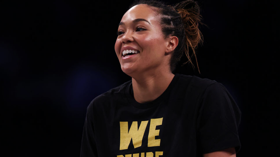 In honor of George Floyd, WNBA player gets on microphone and lectures entire crowd about racism