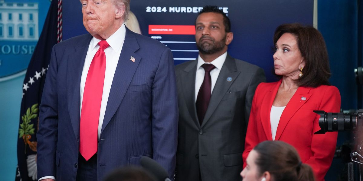 Indiana woman allegedly threatened to disembowel Trump in revenge for pandemic deaths Indiana woman allegedly threatened to disembowel Trump in revenge for pandemic deaths