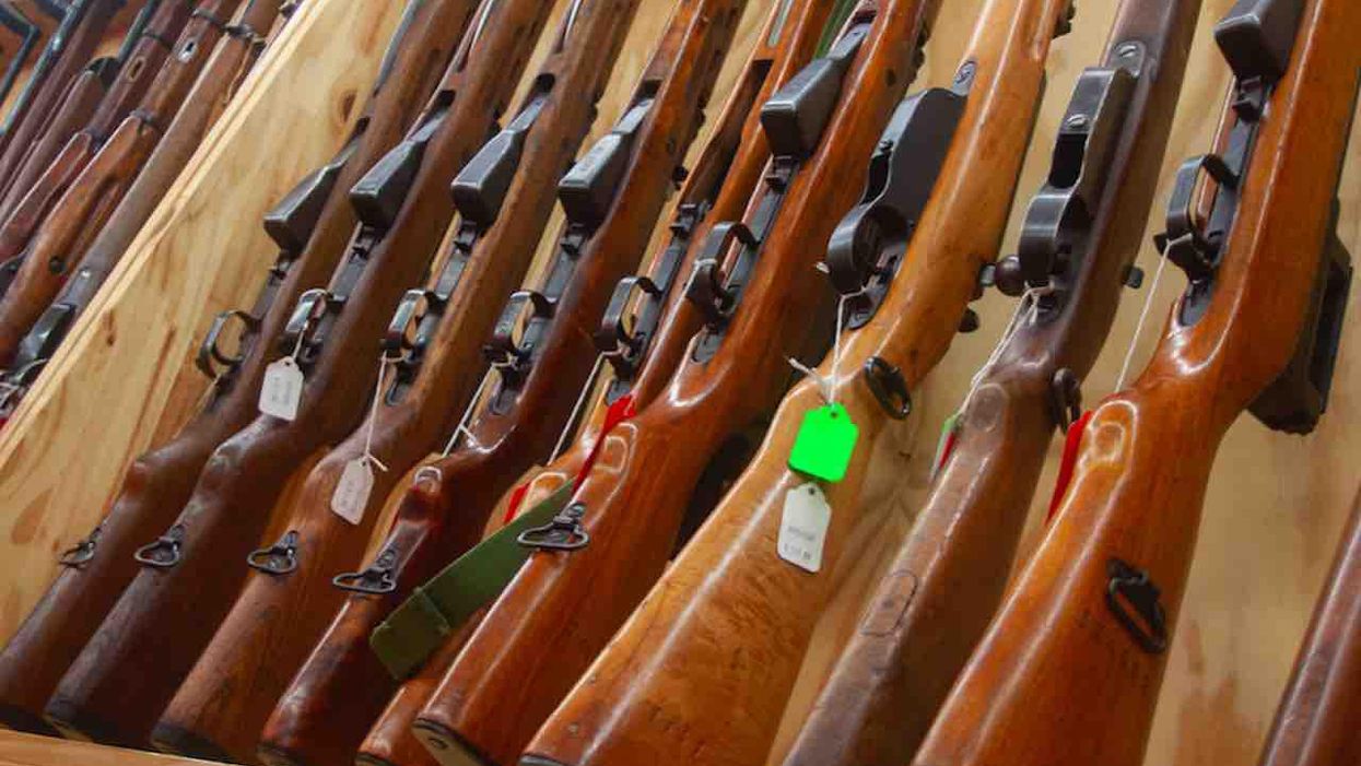 Intruder enters home in middle of night; shotgun-toting homeowner tells him to get out. When intruder doesn't comply, homeowner shoots him dead.