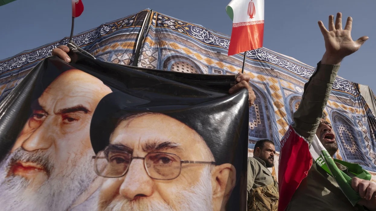 Iran fires missiles at US troops on bases in Qatar and Iraq