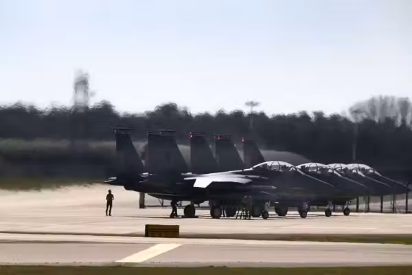 Iran shoots down US fighter jet, search and rescue mission under way: Report