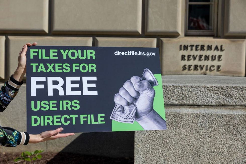 IRS flops on tech, bloats staff, fumbles mission — again