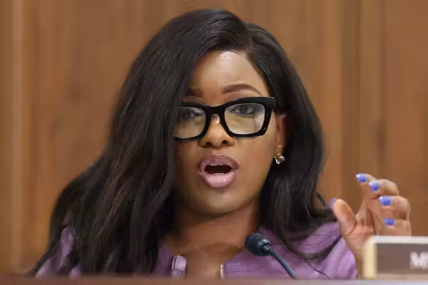 Jasmine Crockett stumbles when confronted with her past comments insulting Latino voters