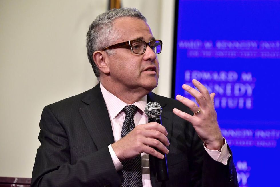 Jeffrey Toobin exposes himself to criticism after calling Justice Thomas a &apos;disgrace&apos;