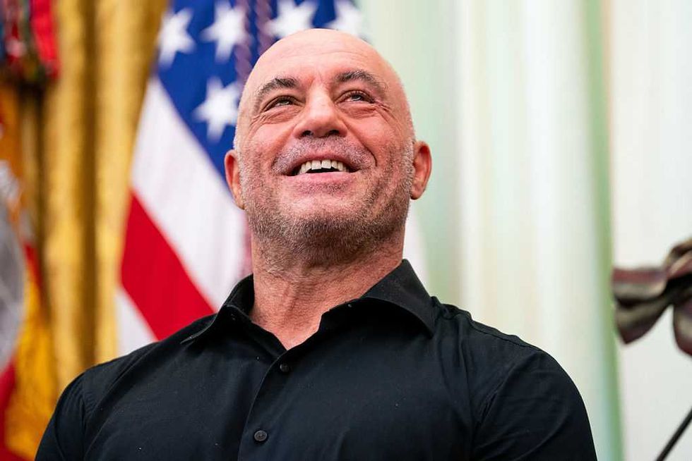 Joe Rogan EVISCERATES Democratic Party in front of ever-blue Michael Douglas