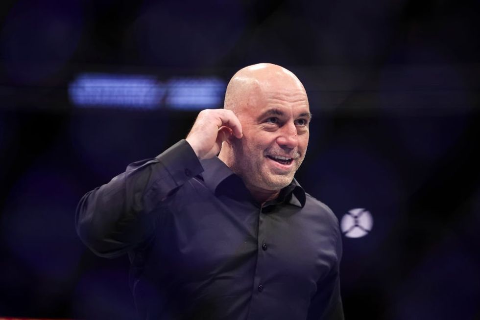 Joe Rogan turns right