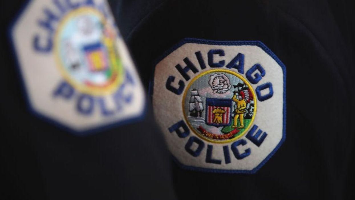 Judge gives Chicago police union victory, temporarily blocks COVID vaccine mandate for police officers