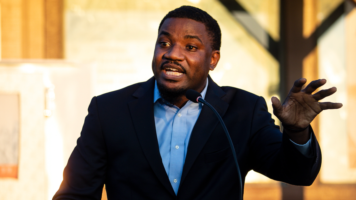 Karmelo Anthony advocate blasts 'disrespectful' father of Austin Metcalf for showing up at Anthony family news conference