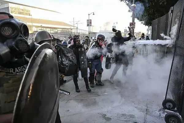 LA No Kings protest explodes into violent riot as thugs throw cement blocks at federal agents