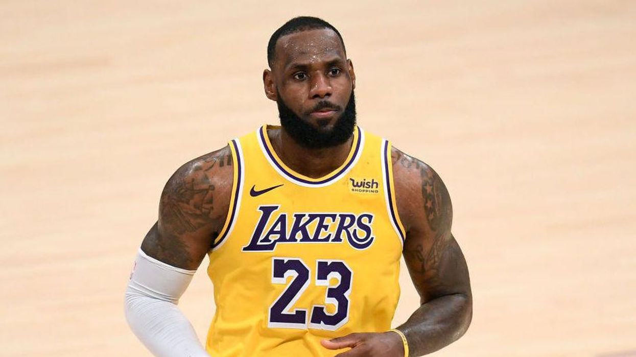 LAPD officer blasts LeBron James for 'irresponsible and disturbing' tweet — then extends an invitation